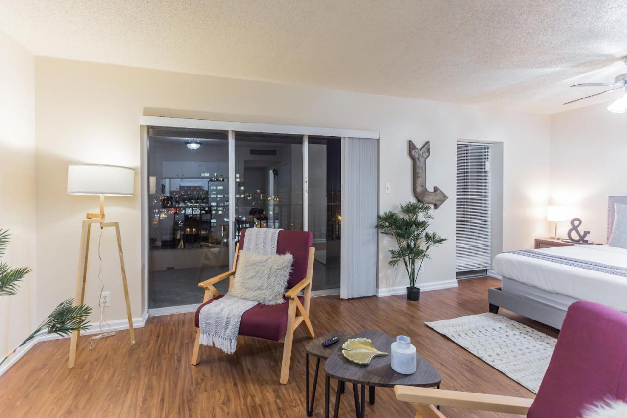 Studio In The Heart Of Memphis Apartment Bagian luar foto