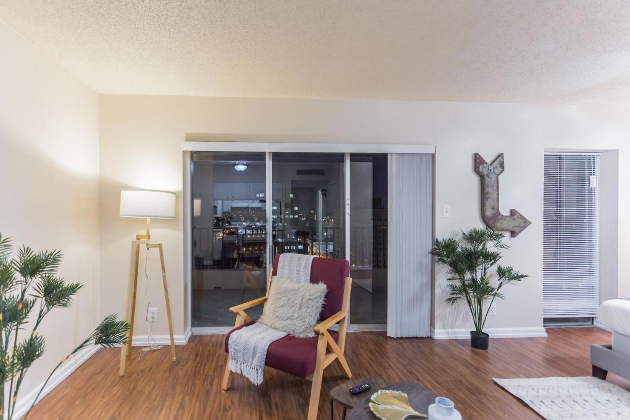 Studio In The Heart Of Memphis Apartment Bagian luar foto