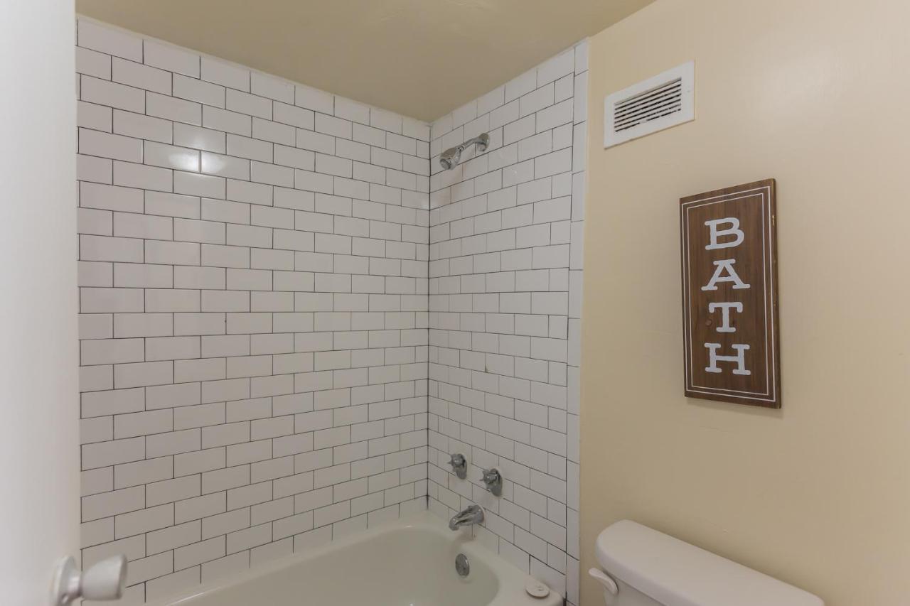 Studio In The Heart Of Memphis Apartment Bagian luar foto