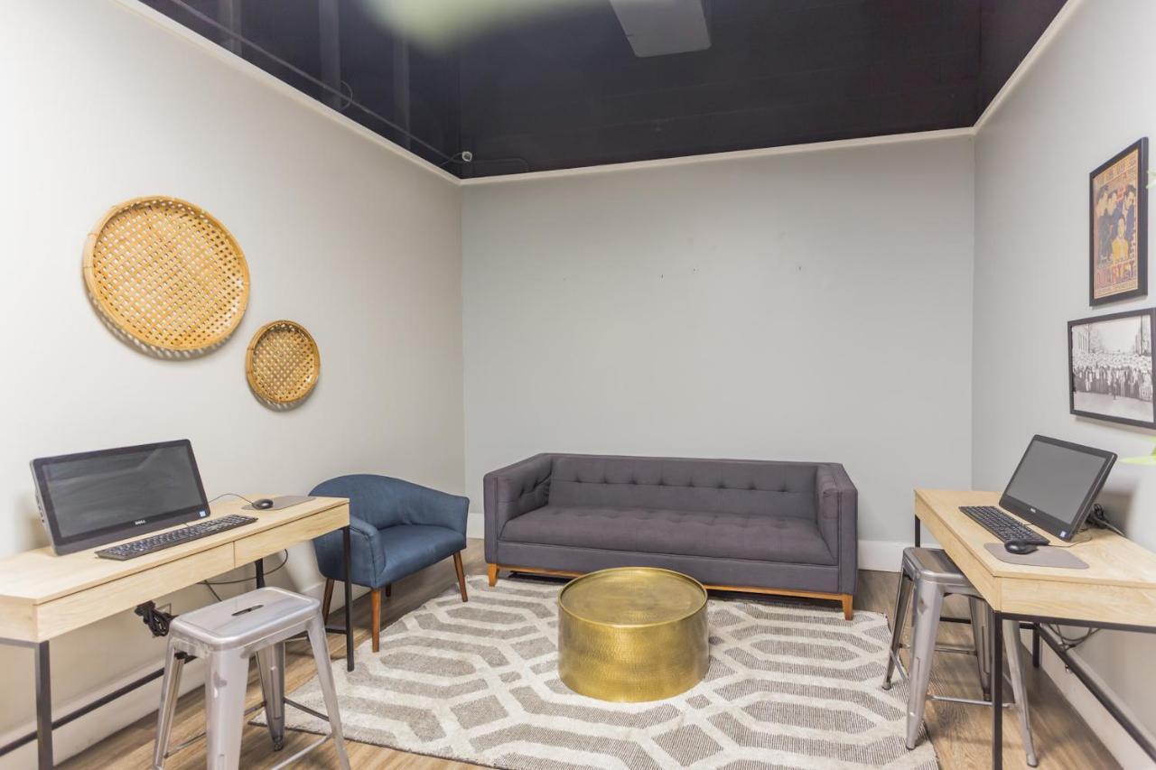 Studio In The Heart Of Memphis Apartment Bagian luar foto
