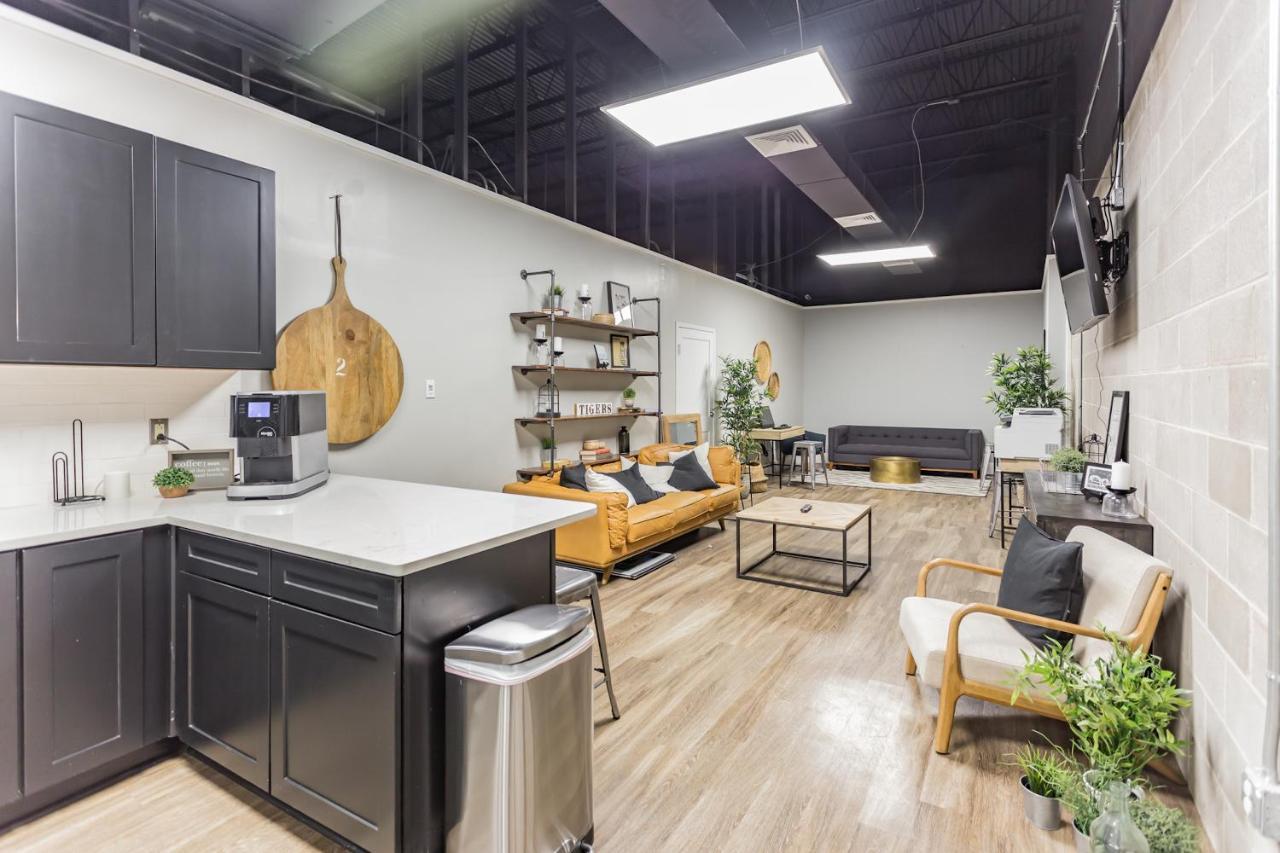 Studio In The Heart Of Memphis Apartment Bagian luar foto